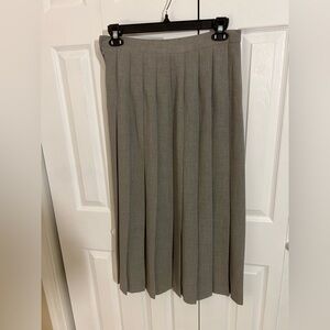 Worthington Elegant Gray Pleated Skirt